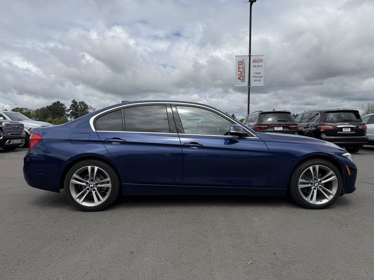 Used 2018 BMW 330i Sedan RWD image 9