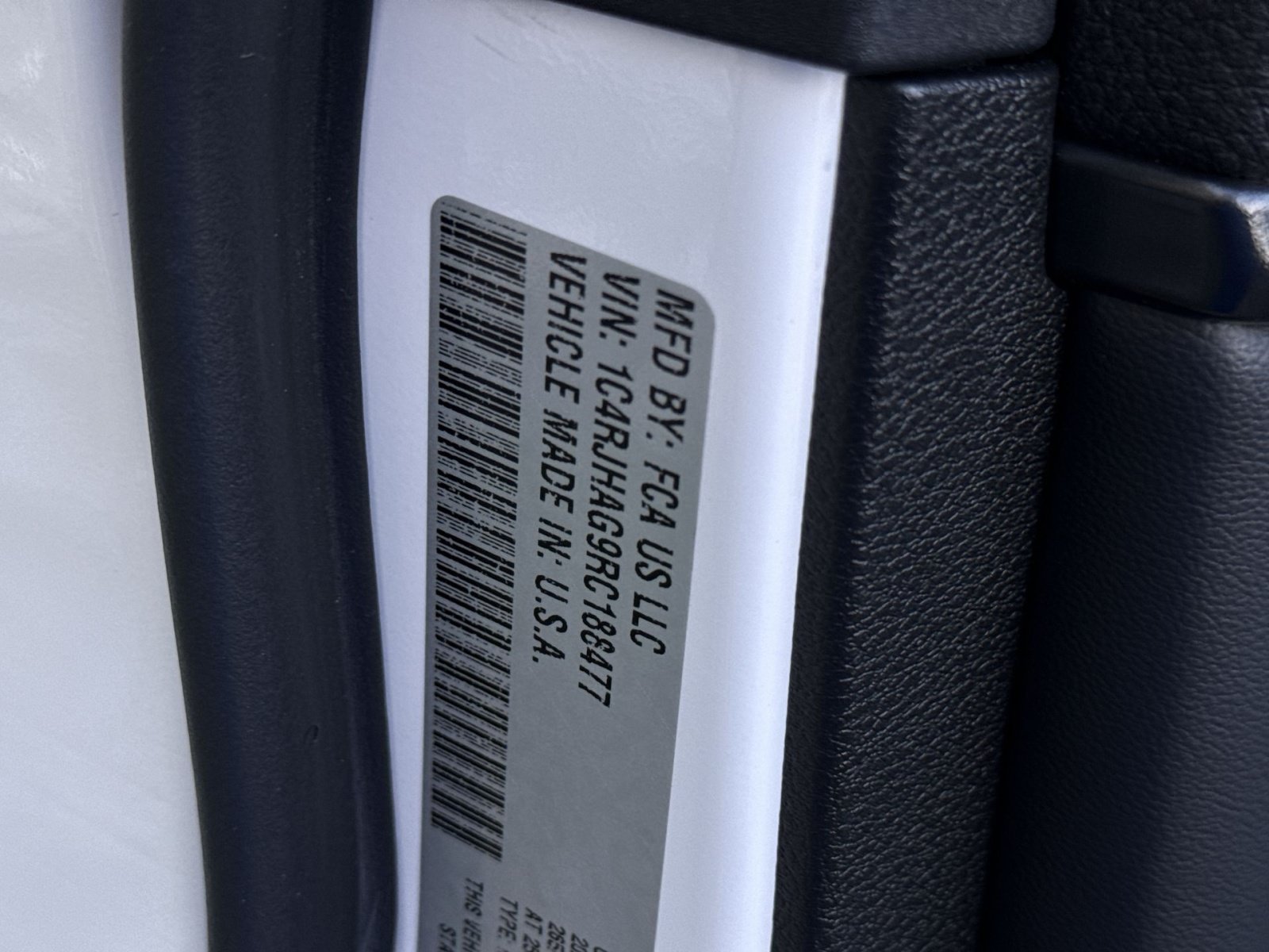 Used 2024 Jeep Grand Cherokee Altitude AWD/4WD image 28