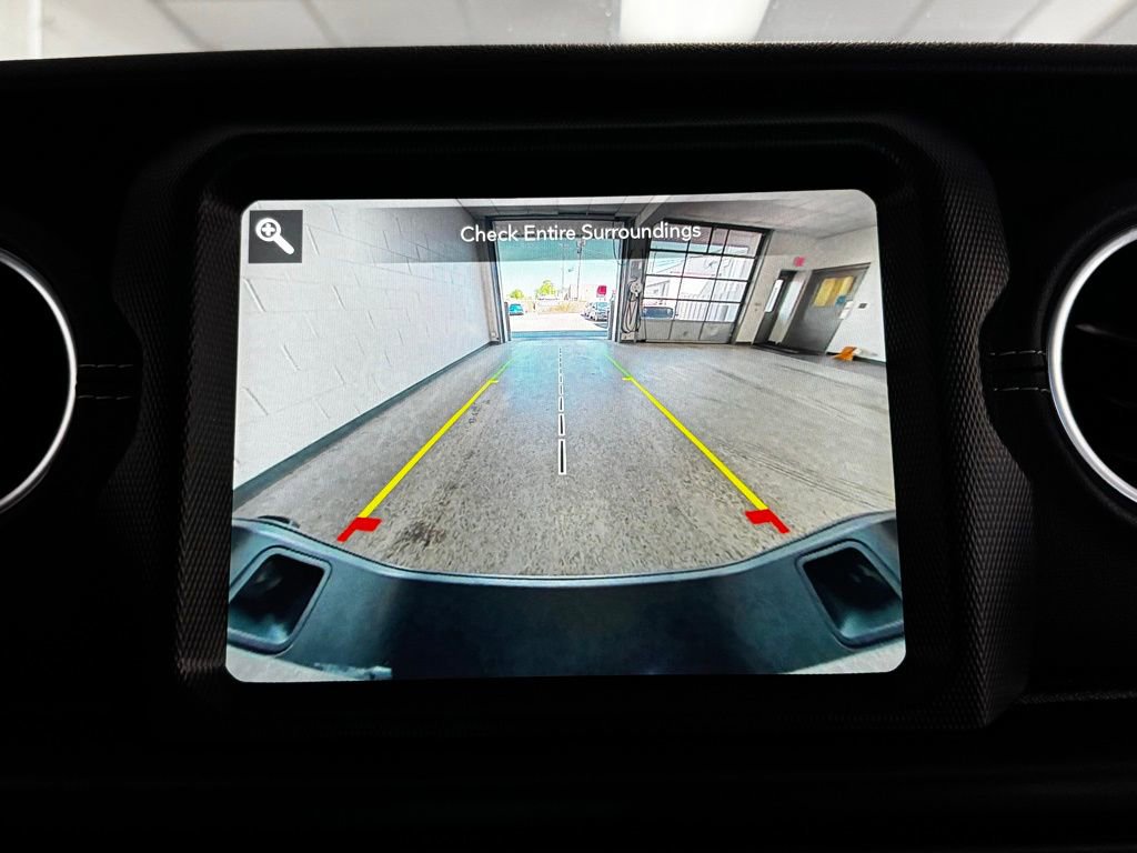 Certified 2022 Jeep Gladiator Overland w/ Popular Equipment Package image 17