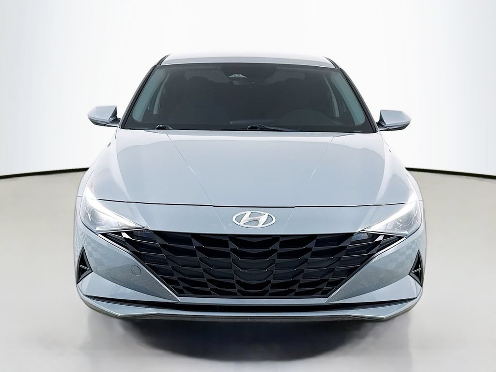 Used 2022 Hyundai Elantra SEL FWD image 2