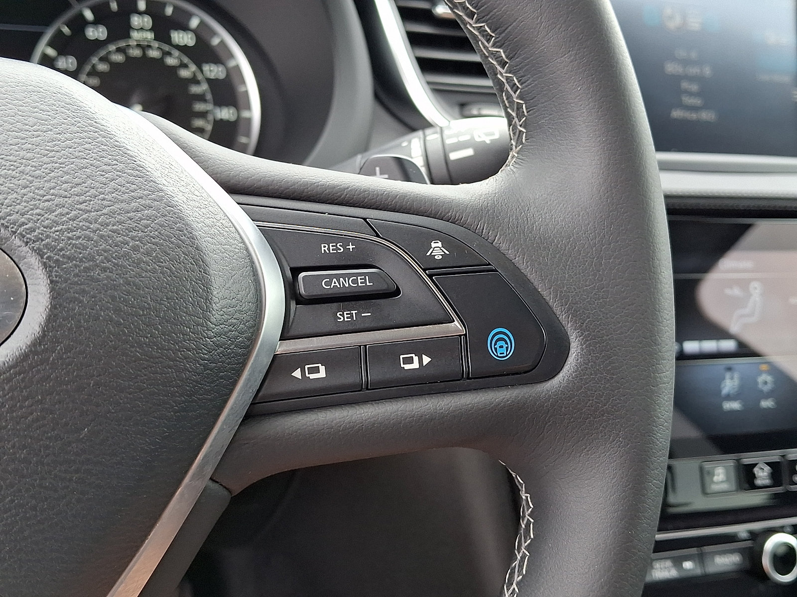 Certified 2023 INFINITI QX50 Luxe AWD/4WD image 21