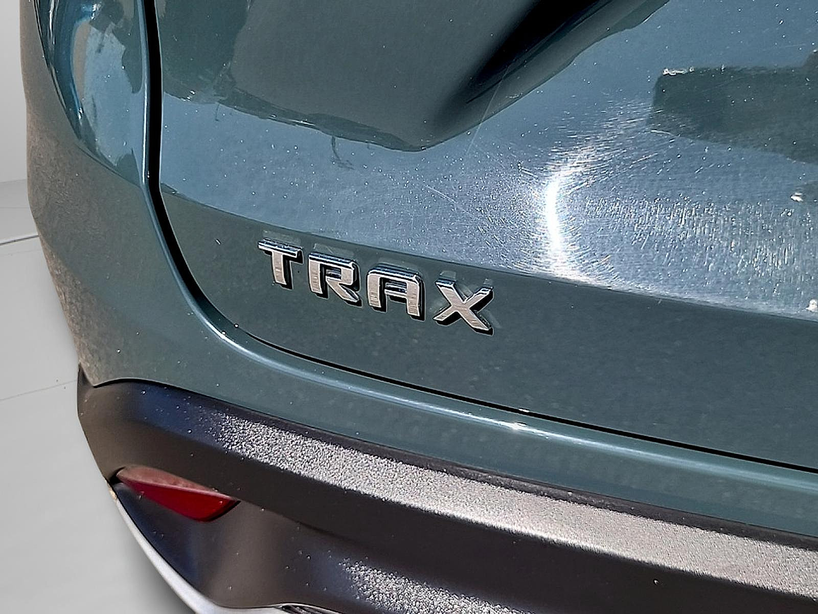 Used 2025 Chevrolet Trax LT FWD image 28