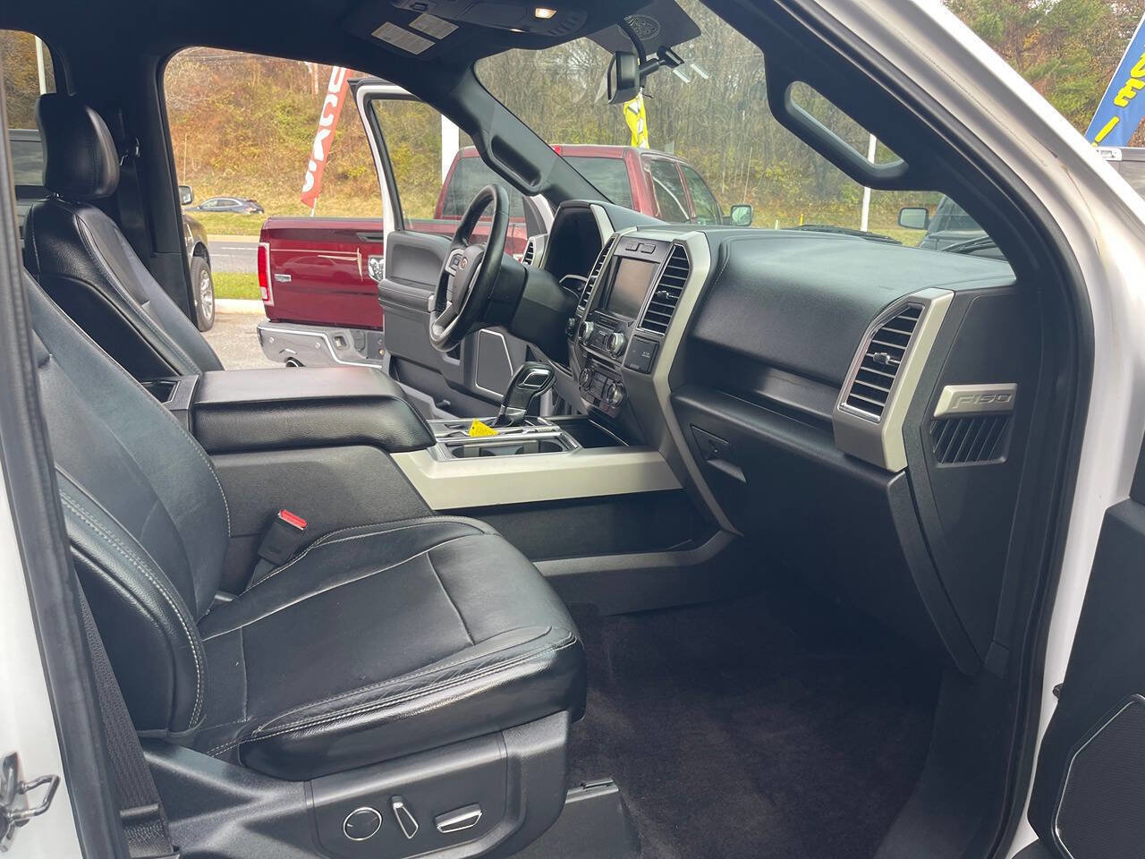 Used 2015 Ford F150 Lariat w/ Equipment Group 501A Mid AWD/4WD image 29