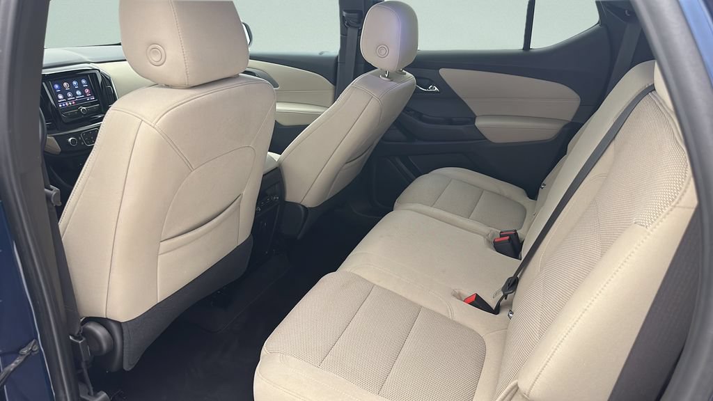 Used 2023 Chevrolet Traverse LS w/ Safety Package AWD/4WD image 9