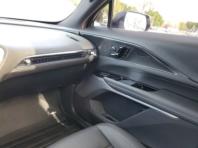 Used 2024 Cadillac Lyriq Sport image 11