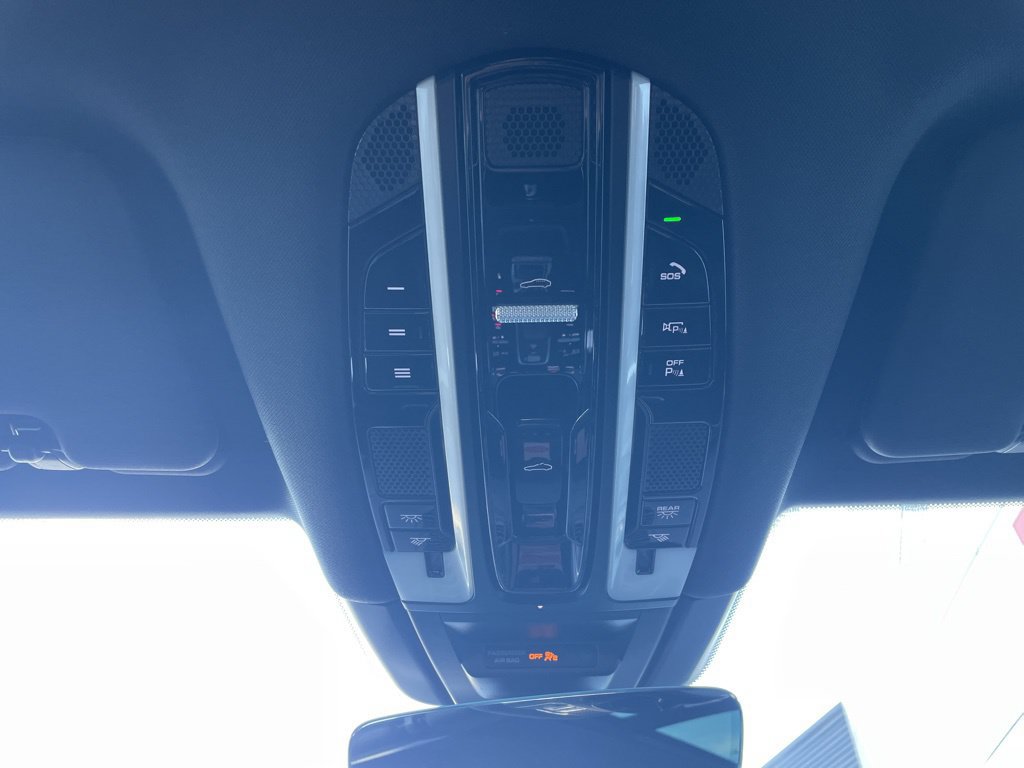 Certified 2023 Porsche Cayenne Platinum Edition AWD/4WD image 37