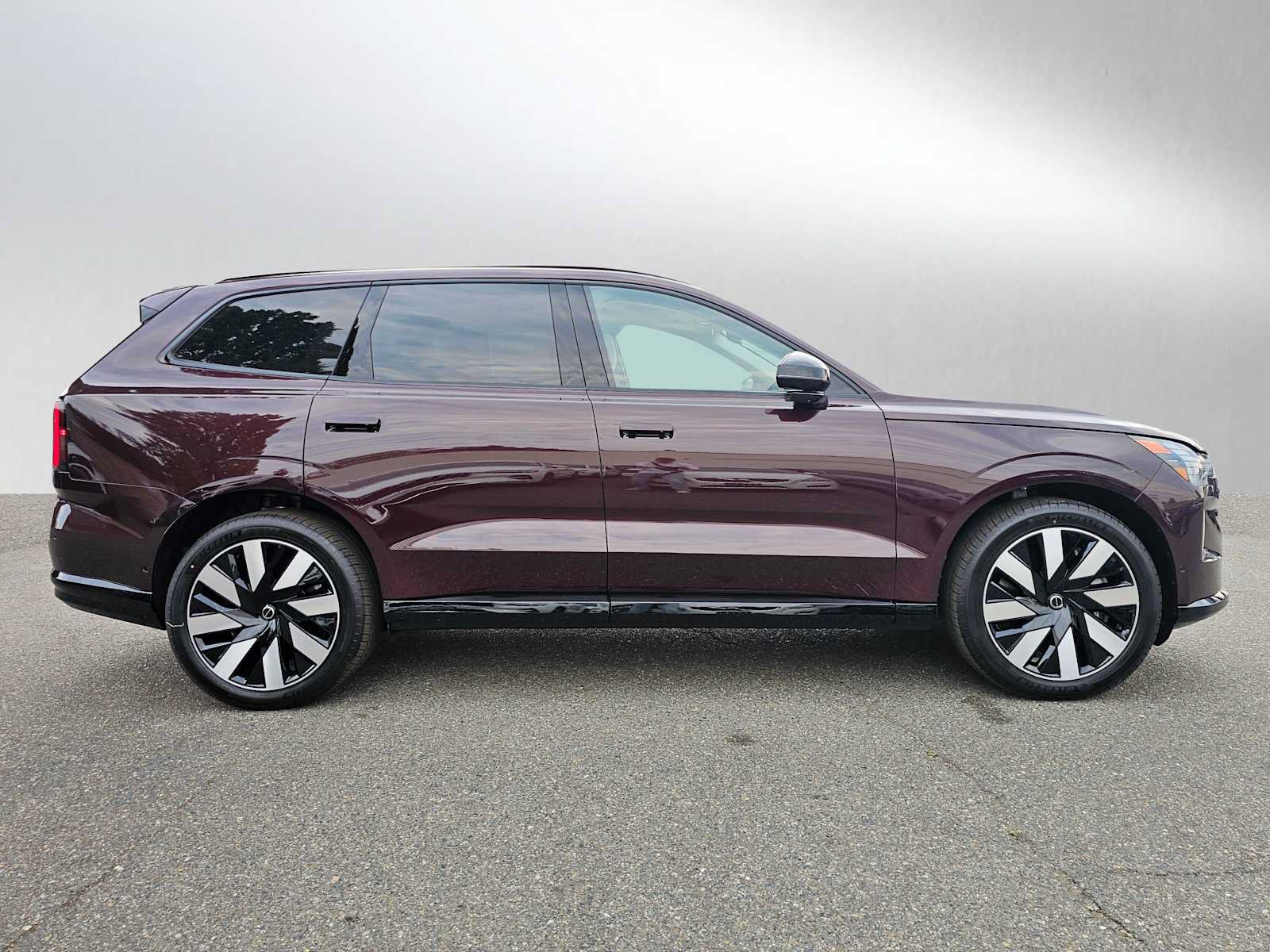 New 2025 Volvo EX90 Ultra w/ Protection Package Premier AWD/4WD image 8
