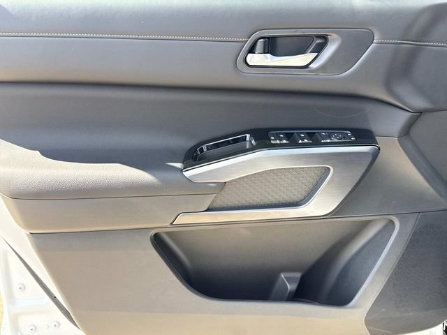 New 2026 Nissan Pathfinder SL FWD image 19