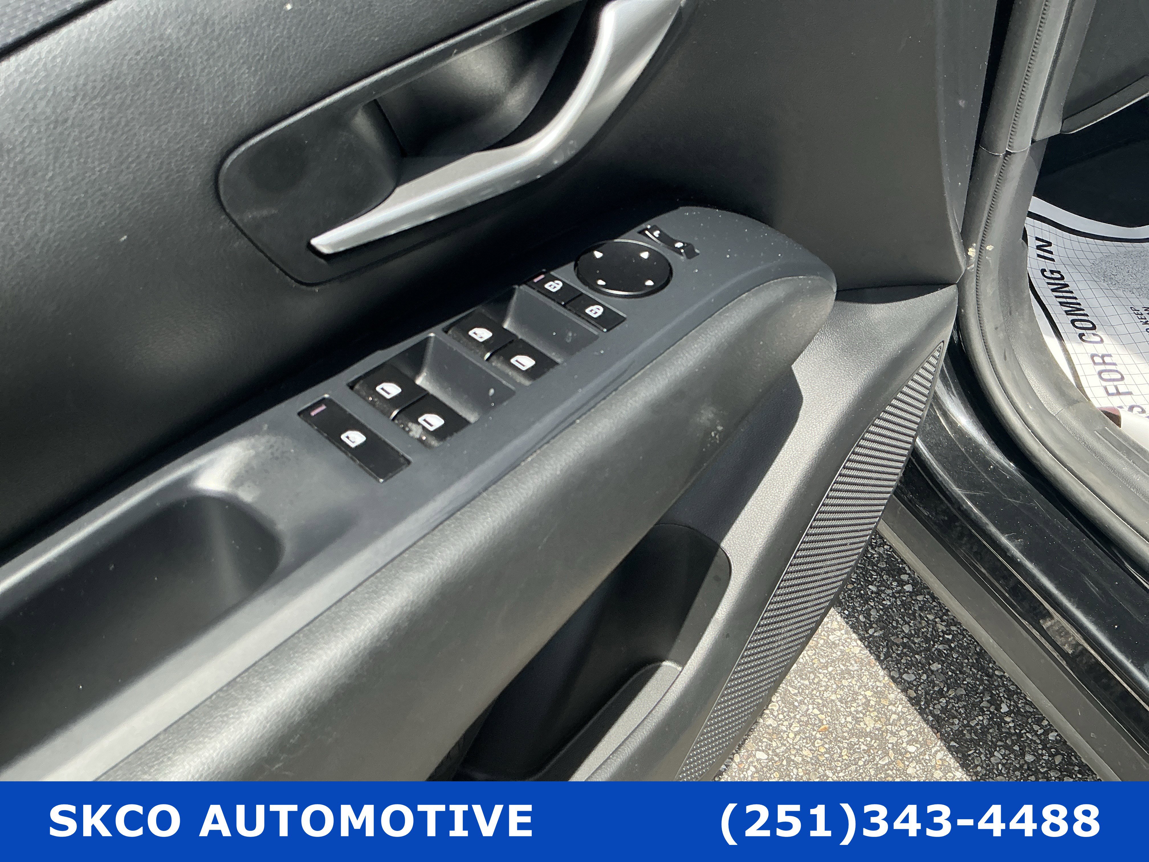 Used 2025 Hyundai Santa Cruz SE FWD image 22