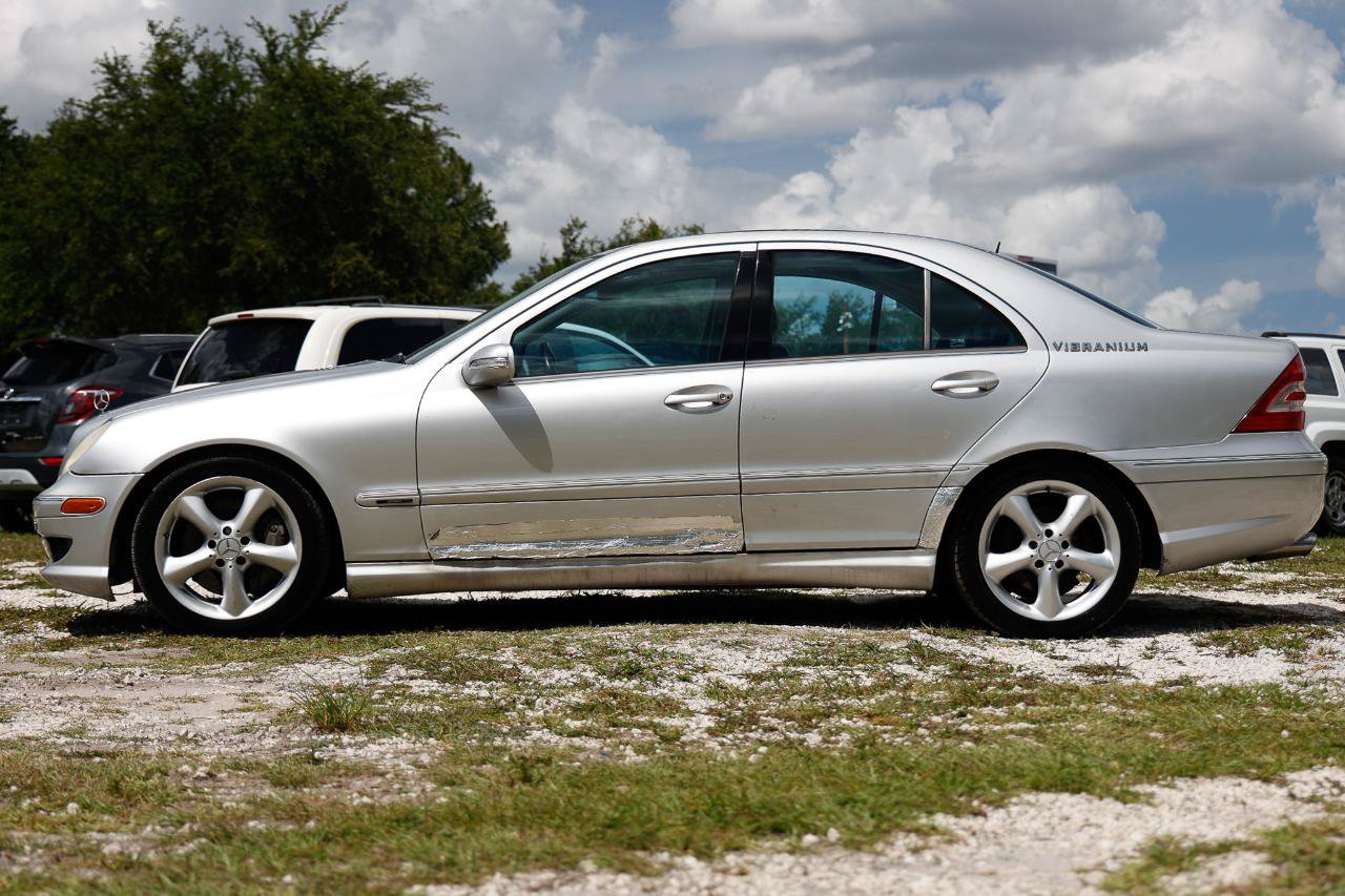Used 2005 Mercedes-Benz C 230 Sedan image 3