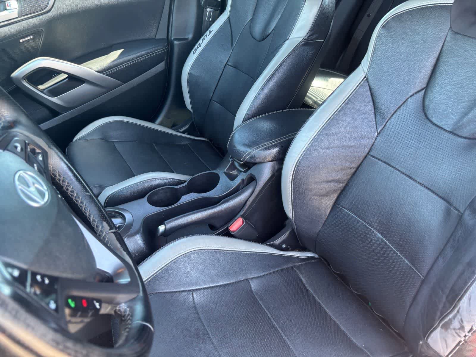 Used 2017 Hyundai Veloster Turbo image 14