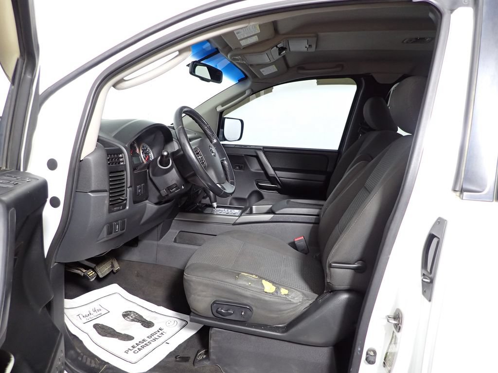 Used 2011 Nissan Titan SV w/ SV Value Truck Pkg AWD/4WD image 19