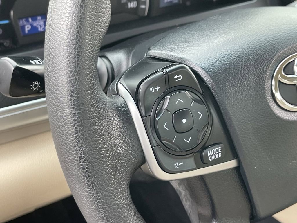 Used 2013 Toyota Camry LE image 22