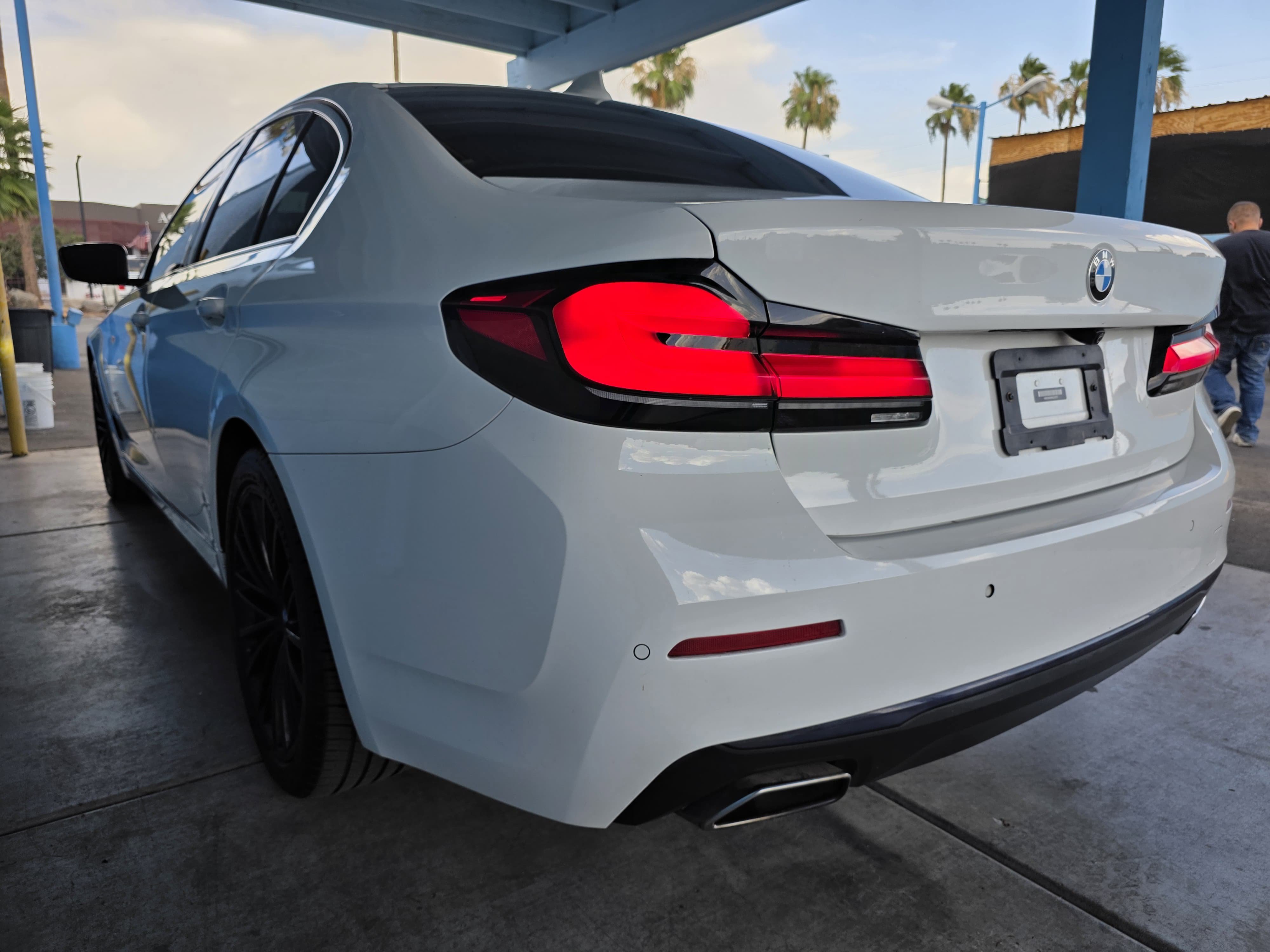 Used 2022 BMW 530i w/ Convenience Package RWD image 5