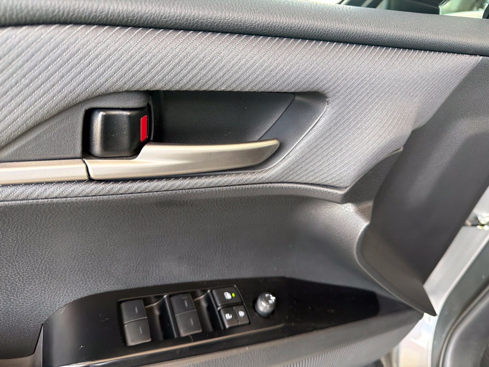 Used 2026 Toyota Camry SE w/ Convenience Package FWD image 6