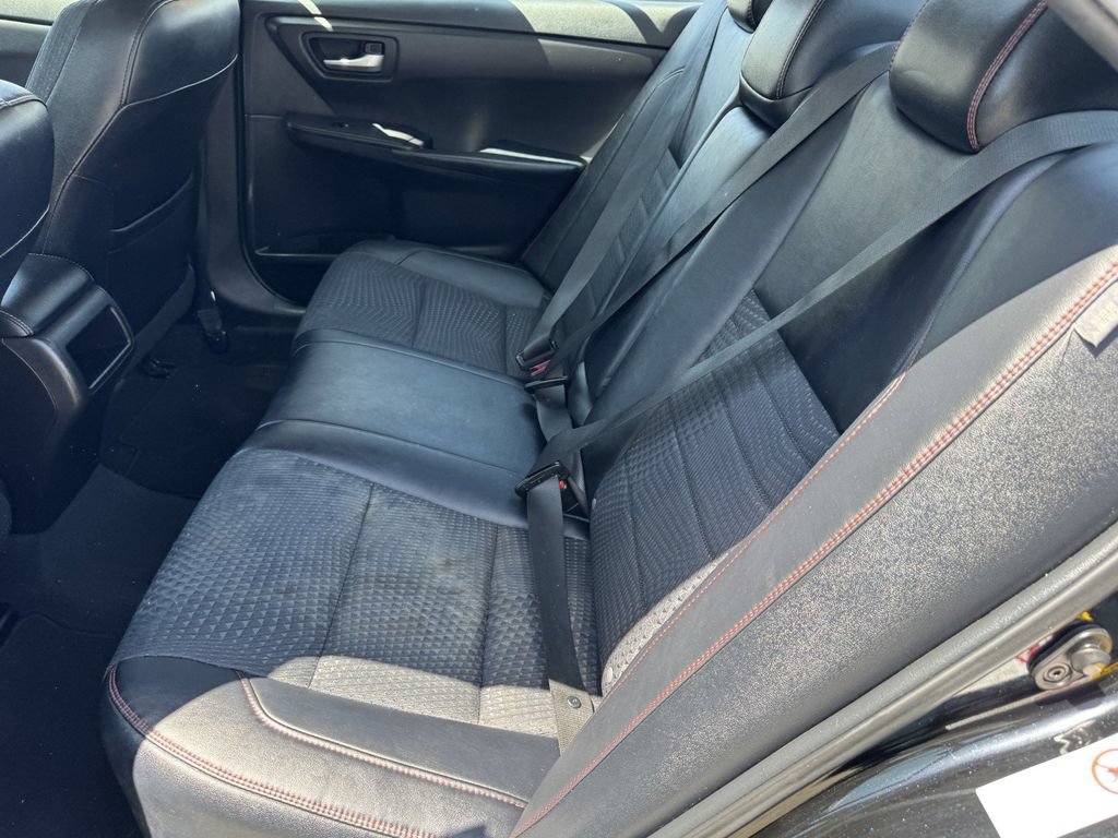 Used 2015 Toyota Camry SE FWD image 12