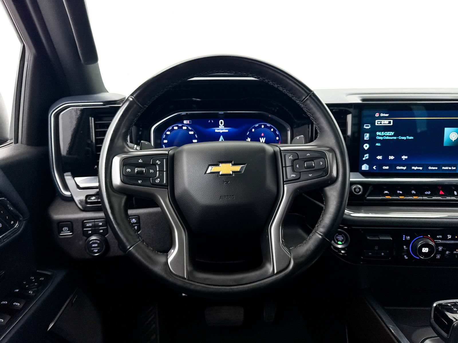 Used 2024 Chevrolet Silverado 1500 High Country w/ Technology Package AWD/4WD image 5