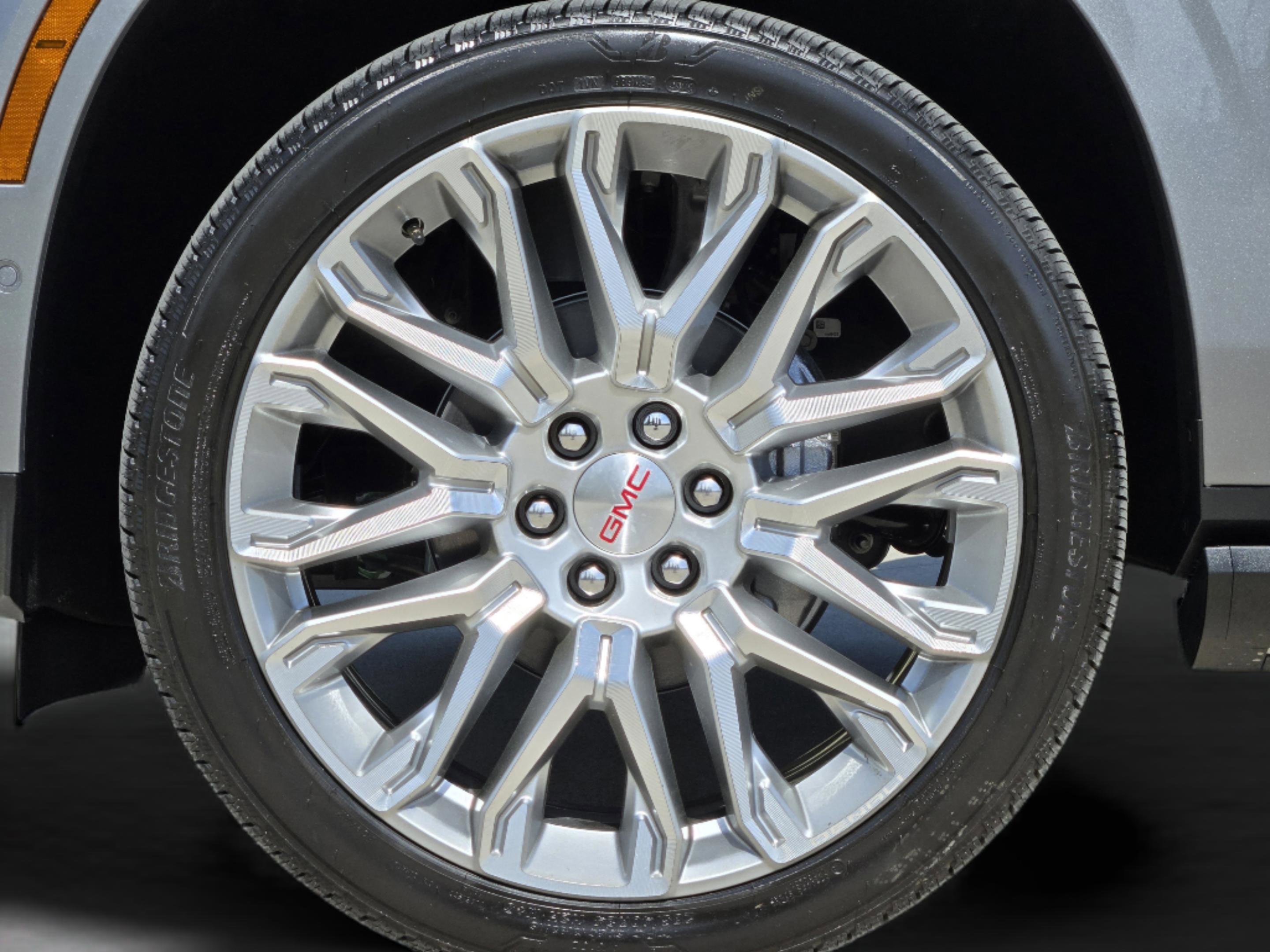 Used 2026 GMC Yukon Denali w/ Denali Reserve Package image 41