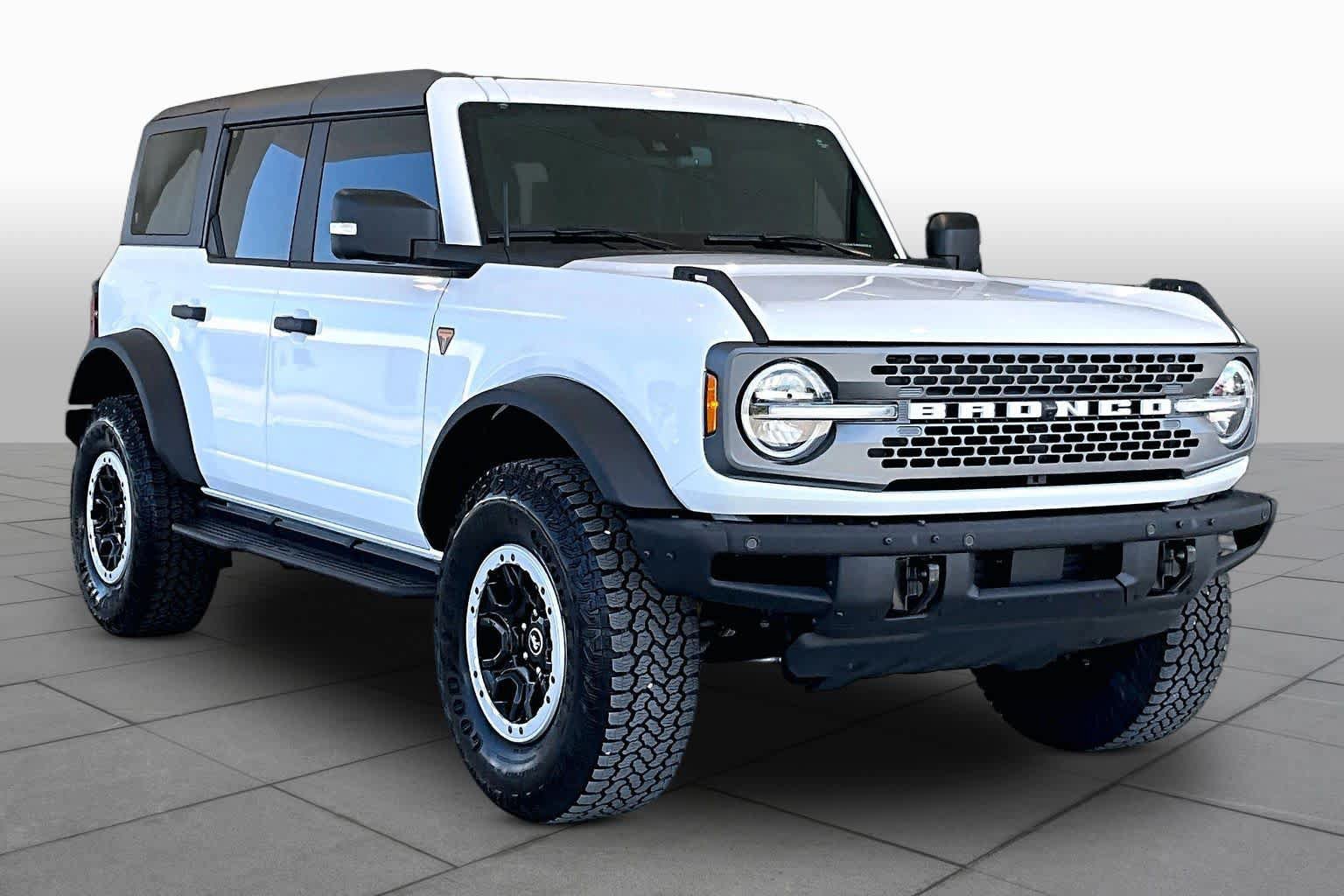 Used 2025 Ford Bronco Badlands AWD/4WD image 2