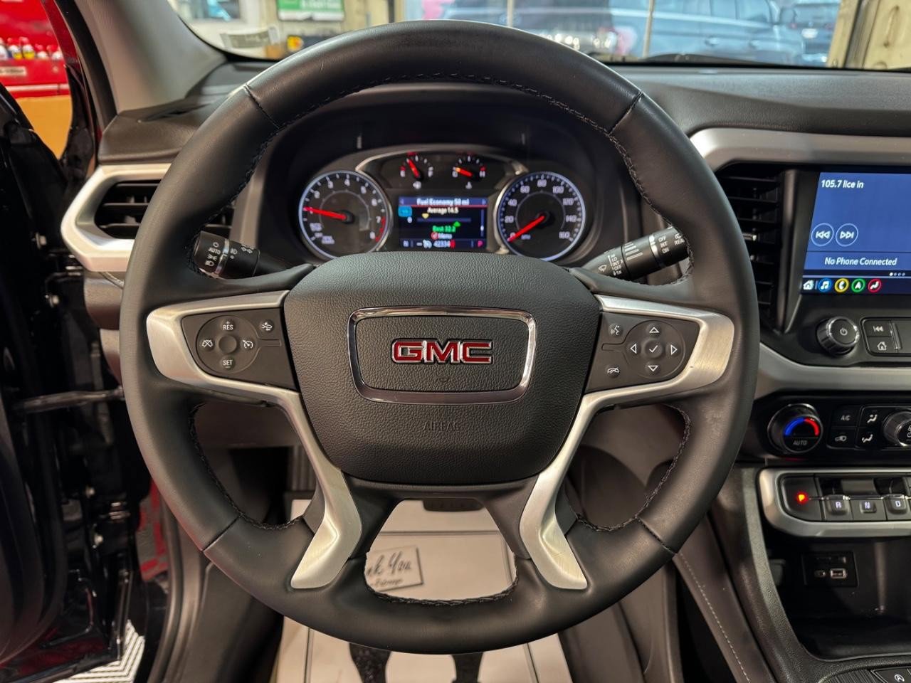 Used 2023 GMC Acadia SLT w/ Elevation Edition image 19