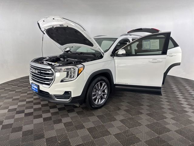 Used 2023 GMC Terrain SLT image 13