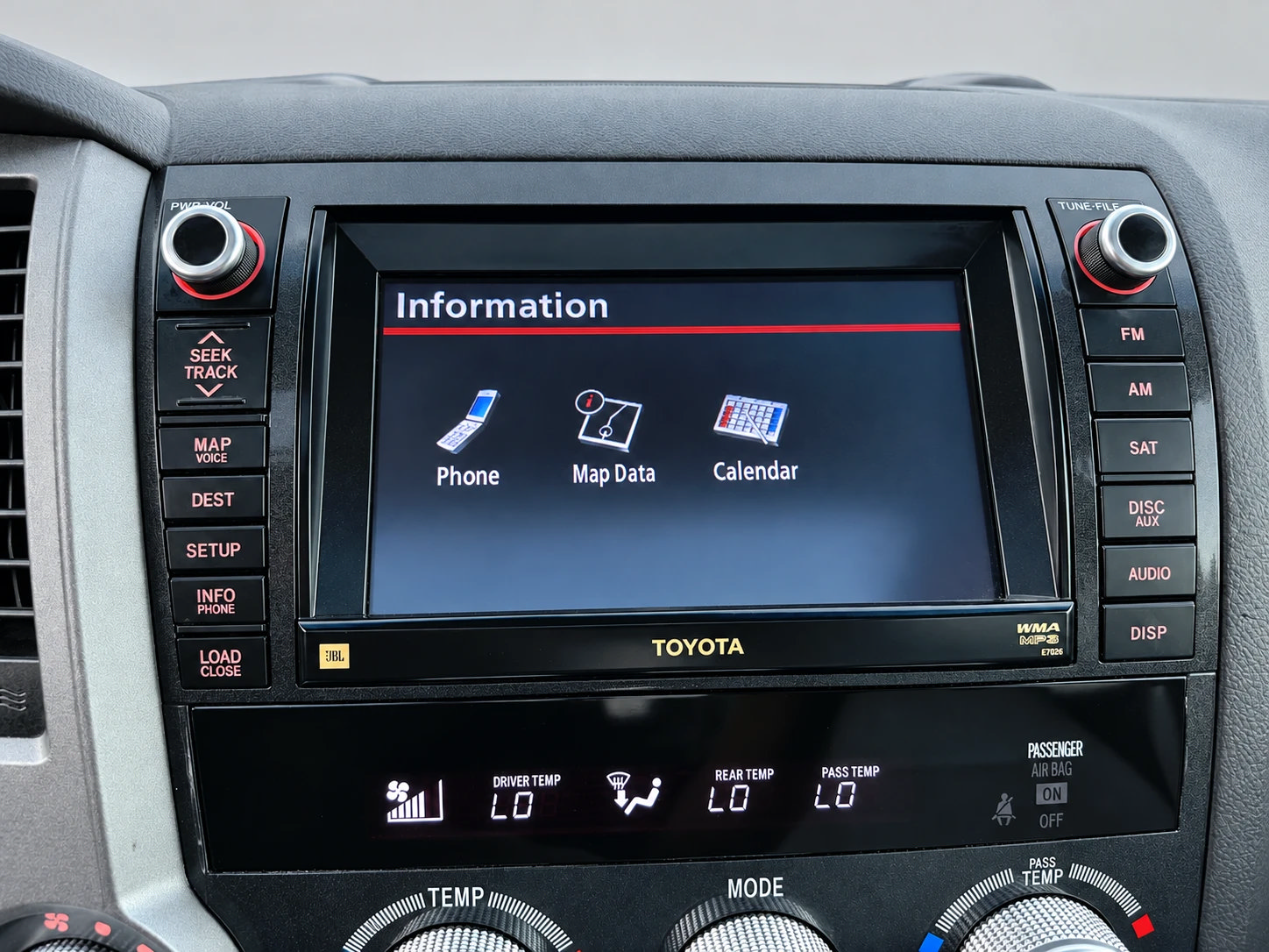 Used 2011 Toyota Sequoia Platinum AWD/4WD image 21