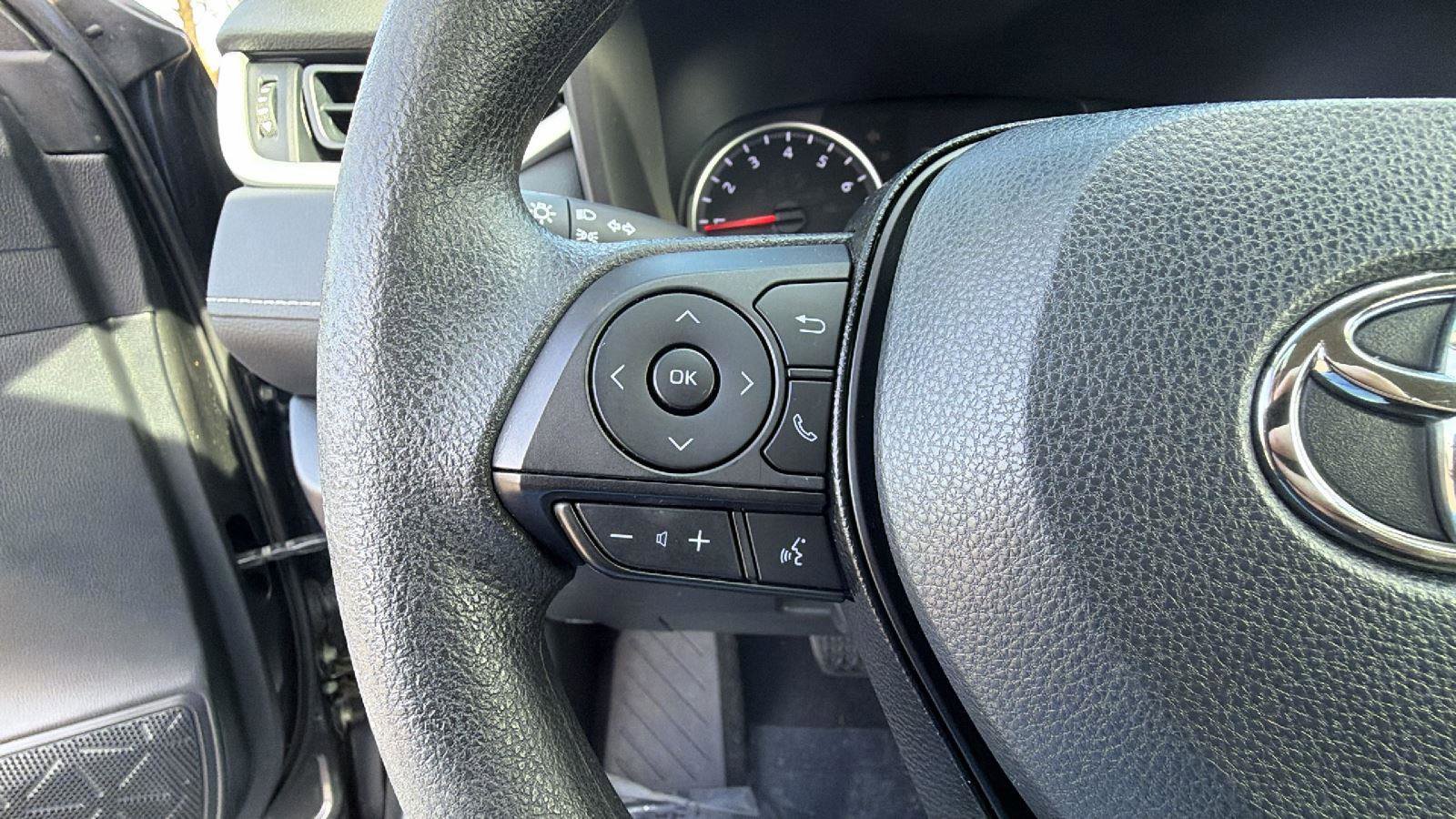 Used 2019 Toyota RAV4 LE image 24
