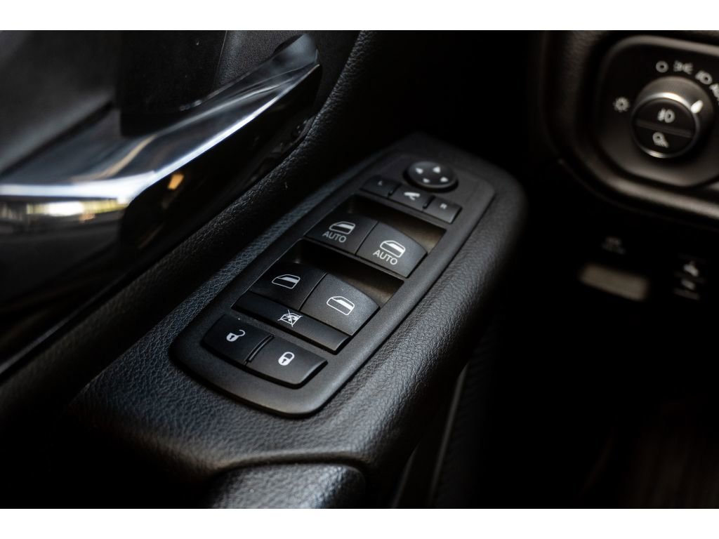 Used 2023 RAM 1500 Big Horn AWD/4WD image 40