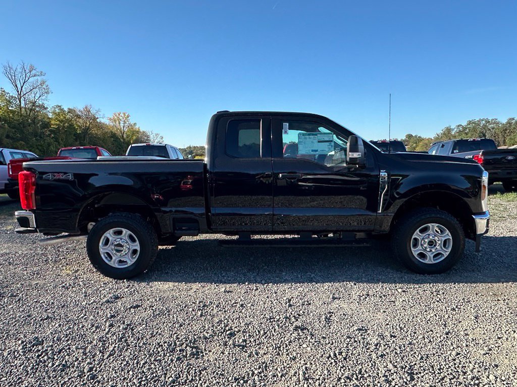 New 2027 Ford F250 XLT w/ F-250 >10K GVWR Package AWD/4WD image 4