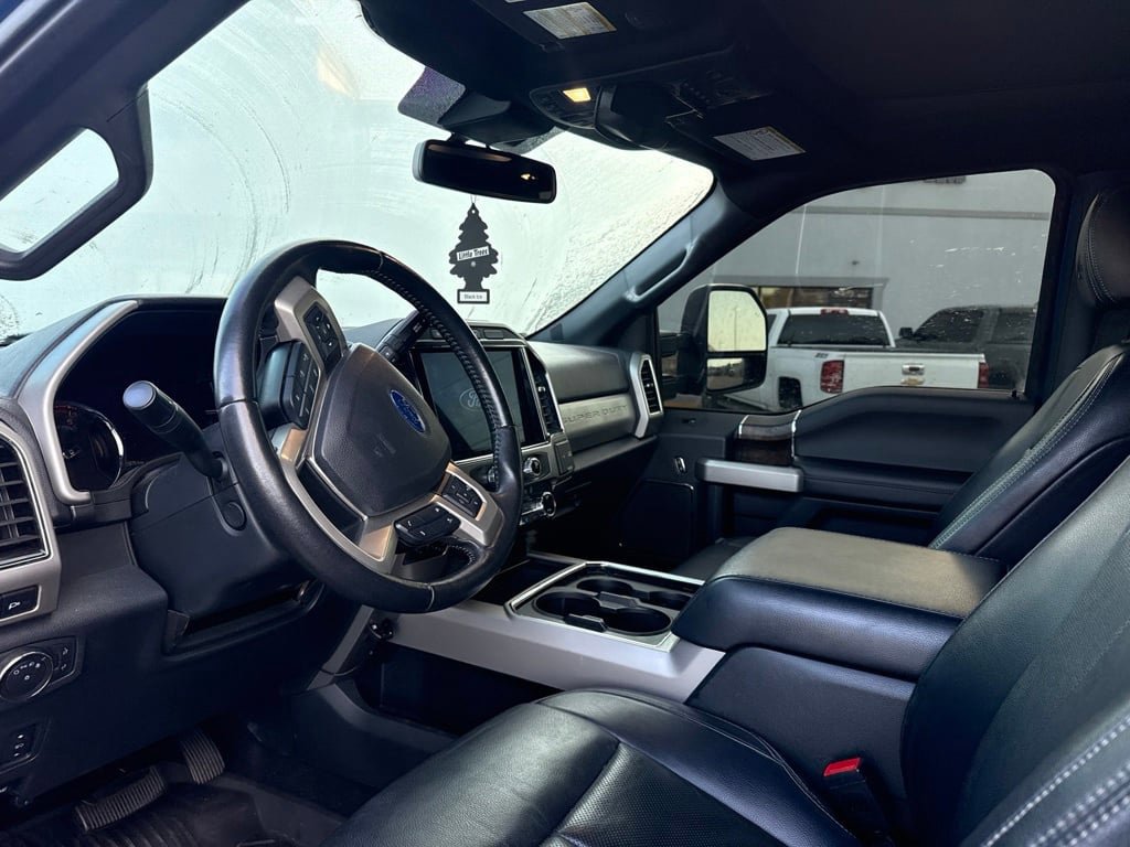 Used 2022 Ford F250 Lariat w/ Black Appearance Package AWD/4WD image 9