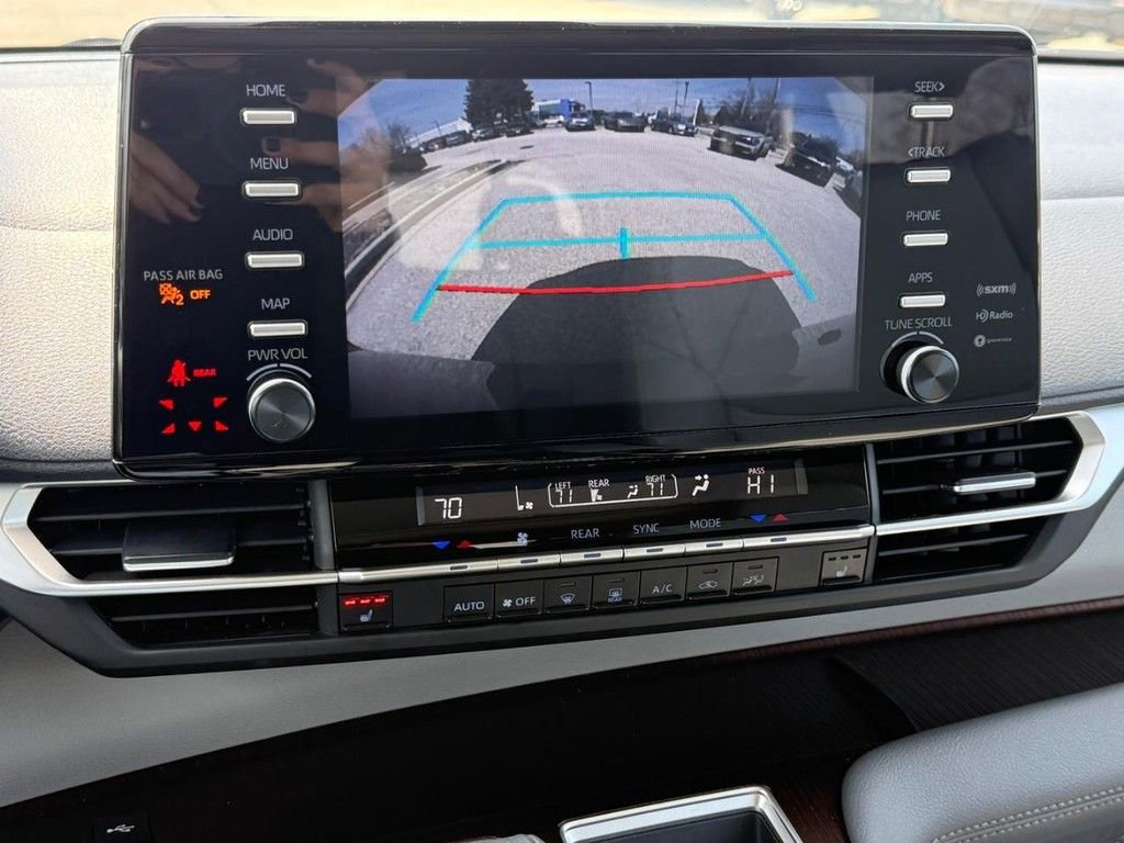 Used 2024 Toyota Sienna XLE image 23