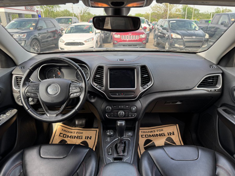 Used 2019 Jeep Cherokee Trailhawk AWD/4WD image 21