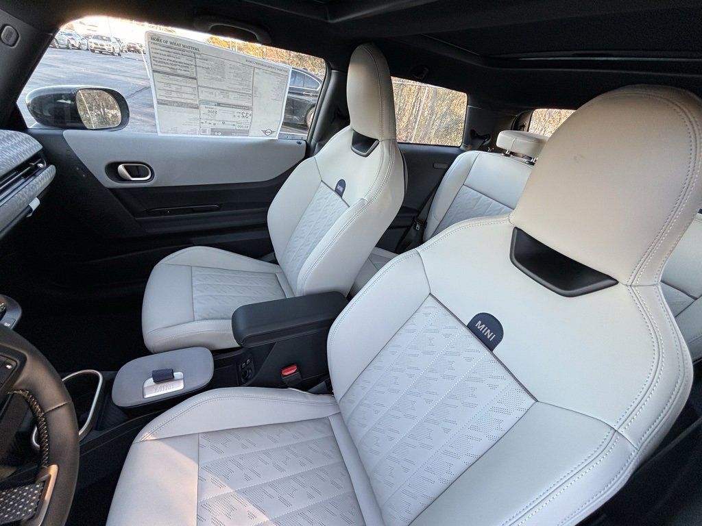 New 2025 MINI Cooper 2-Door Hardtop image 11