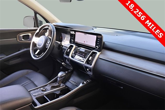 Used 2022 Kia Sorento S image 20