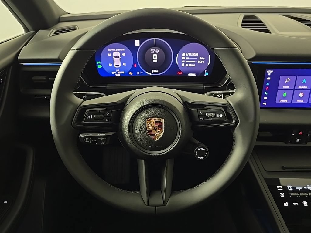 Certified 2025 Porsche Macan Electric RWD image 29