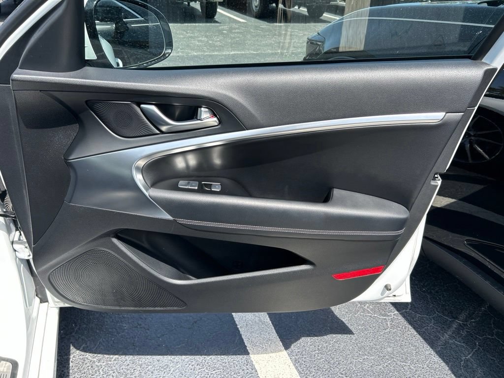 Used 2026 Genesis G70 2.5T RWD image 39