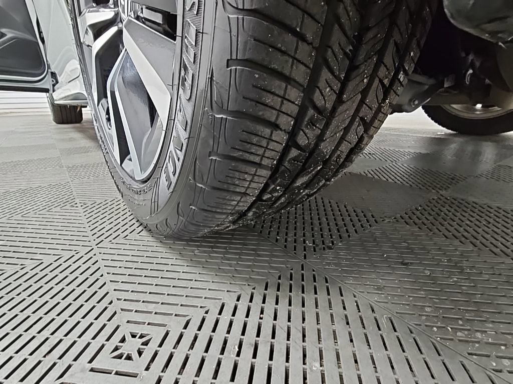 Used 2024 Honda Civic EX-L image 40