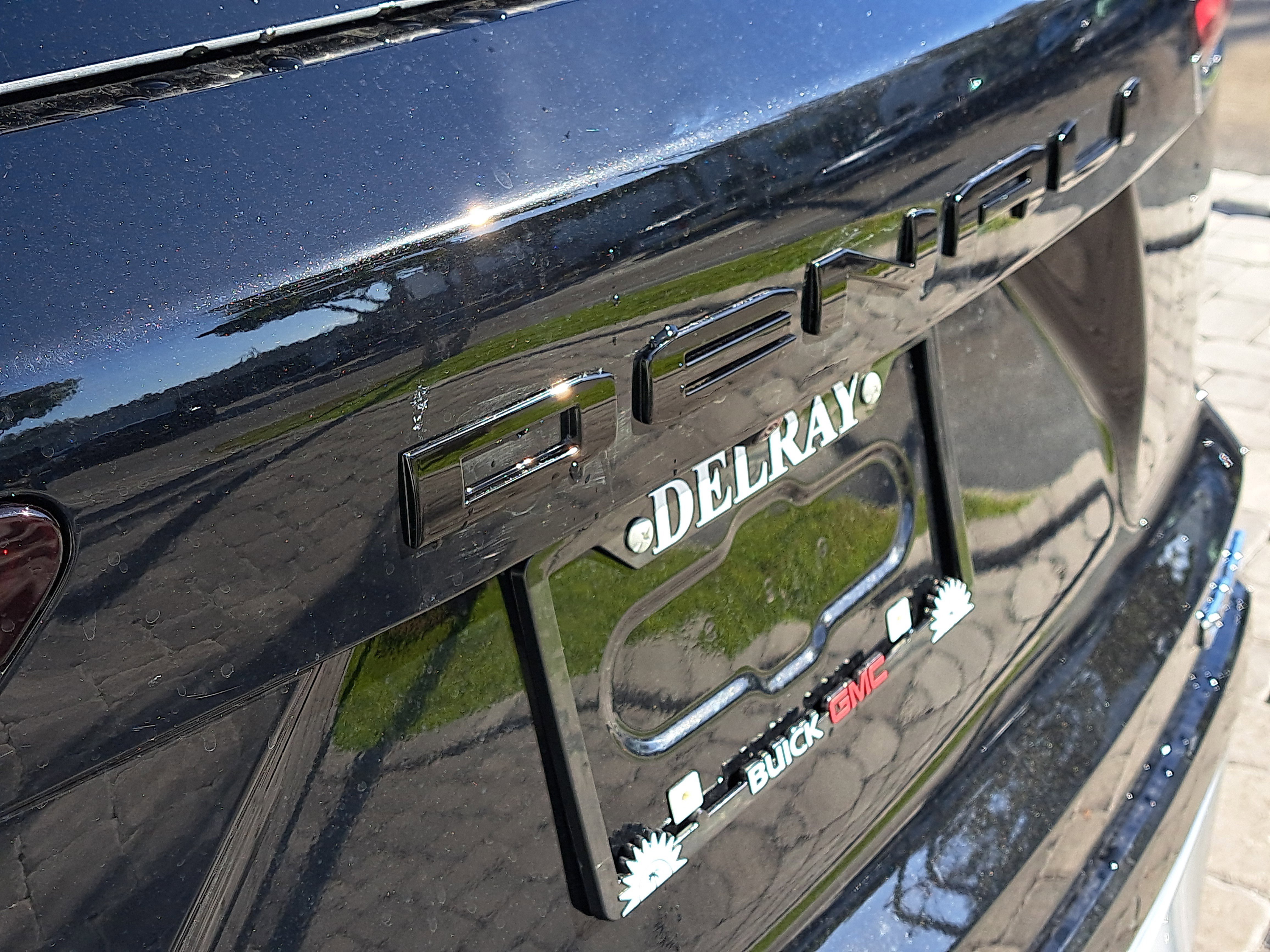 New 2026 GMC Terrain Denali w/ LPO, Black Badging Package image 8