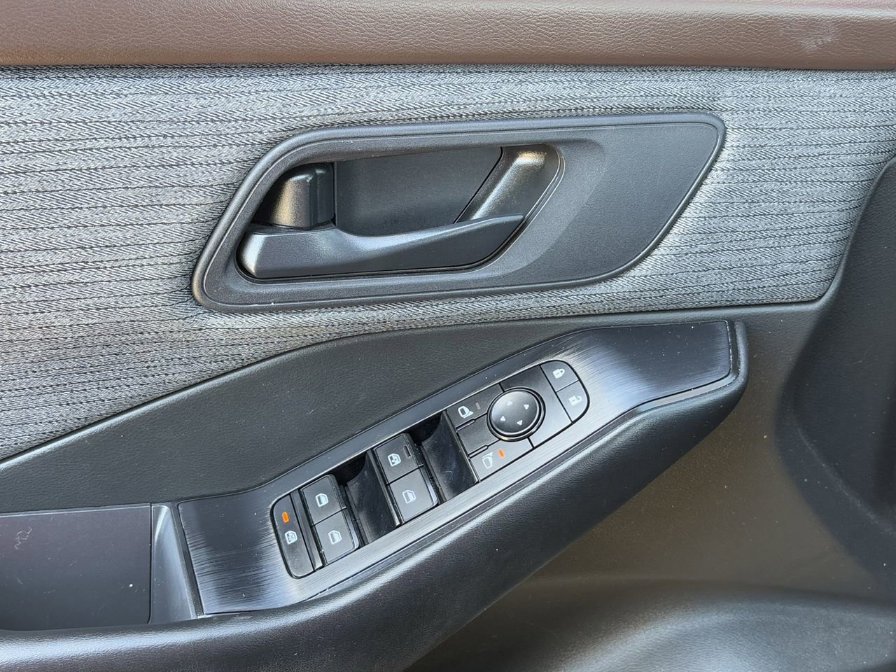 Used 2023 Nissan Rogue S FWD image 24