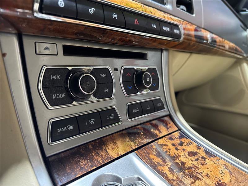 Used 2014 Jaguar XF 3.0 AWD/4WD image 26