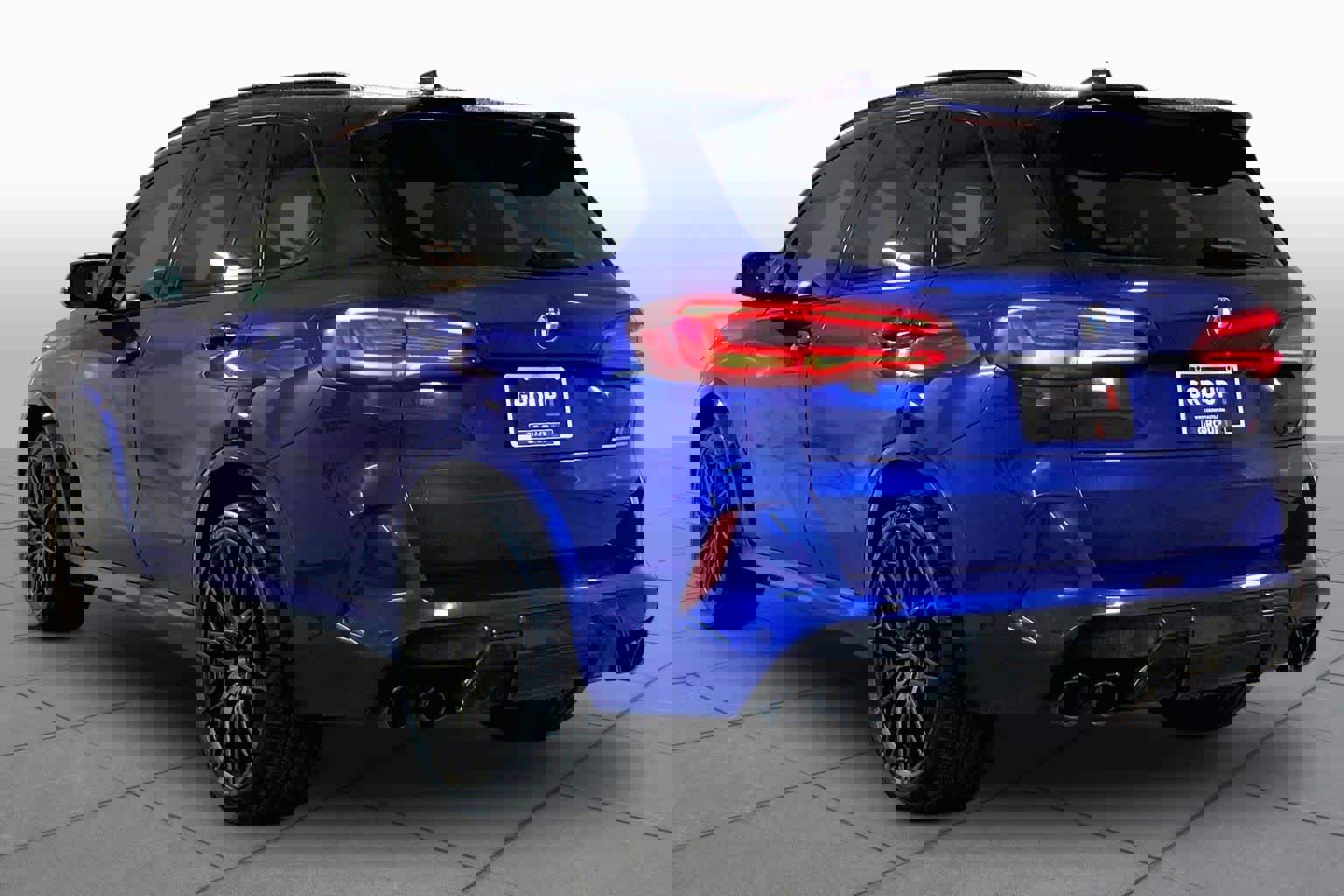 Used 2021 BMW X5 M w/ Competition Package image 11