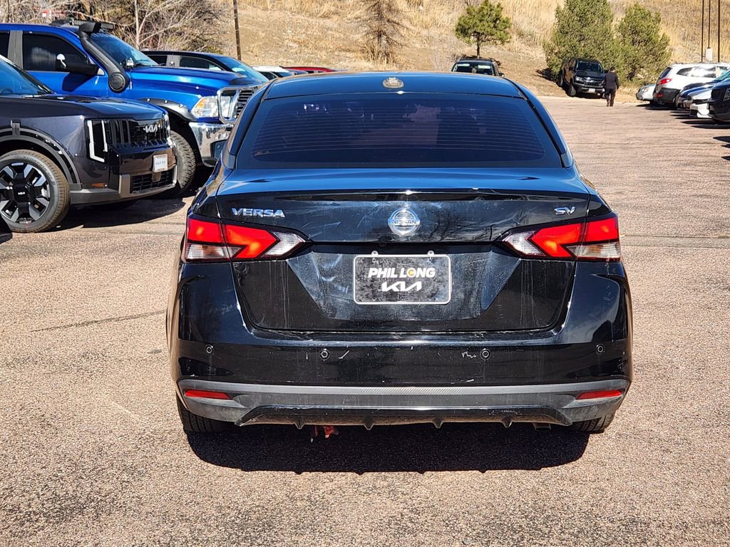 Used 2021 Nissan Versa SV image 5