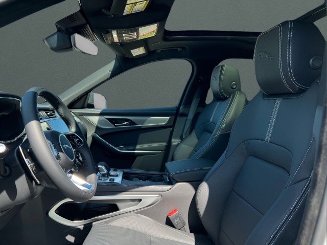 New 2026 Jaguar F-PACE R-Dynamic S image 14