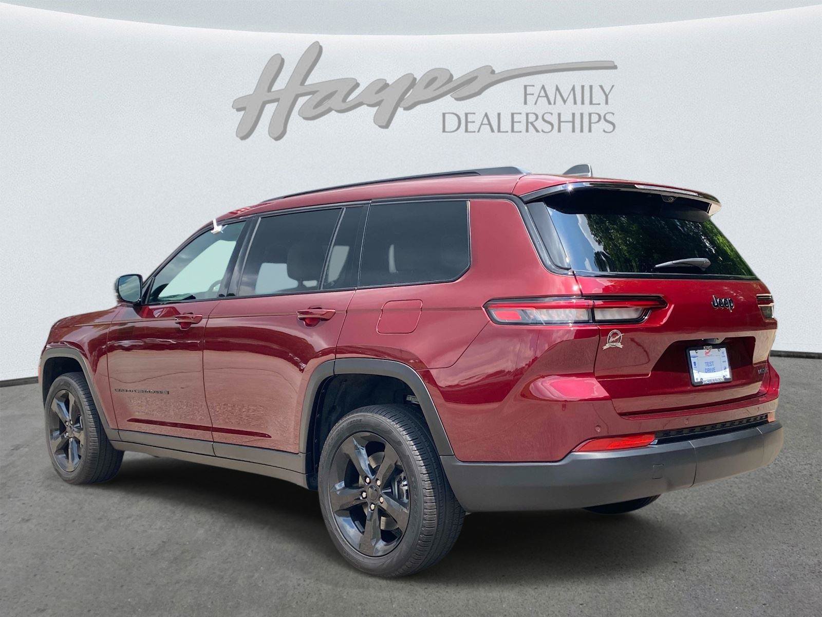 Used 2024 Jeep Grand Cherokee L Limited w/ Luxury Tech Group II RWD image 8