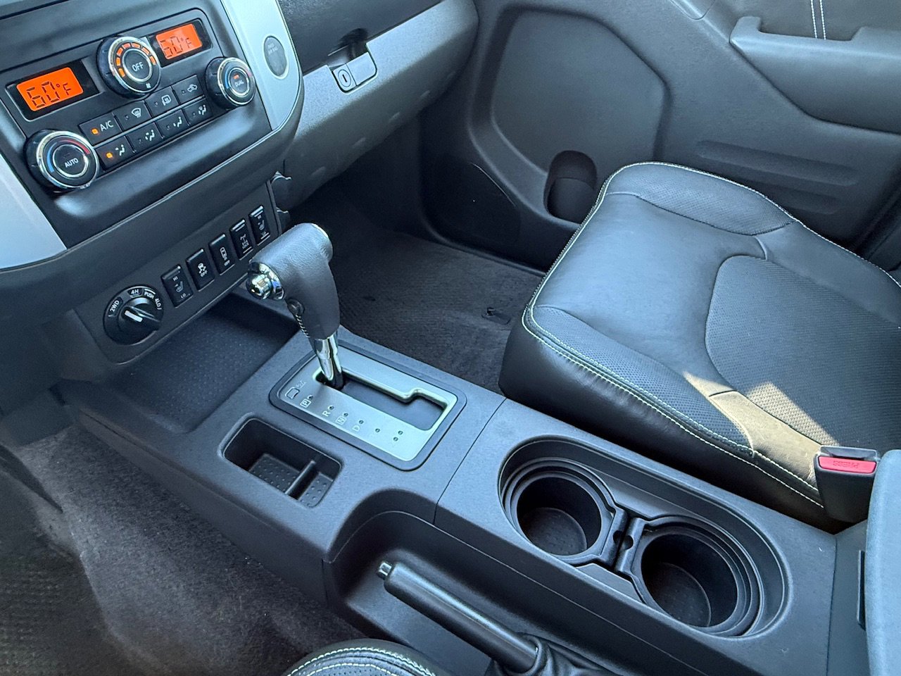 Used 2015 Nissan Frontier PRO-4X image 28