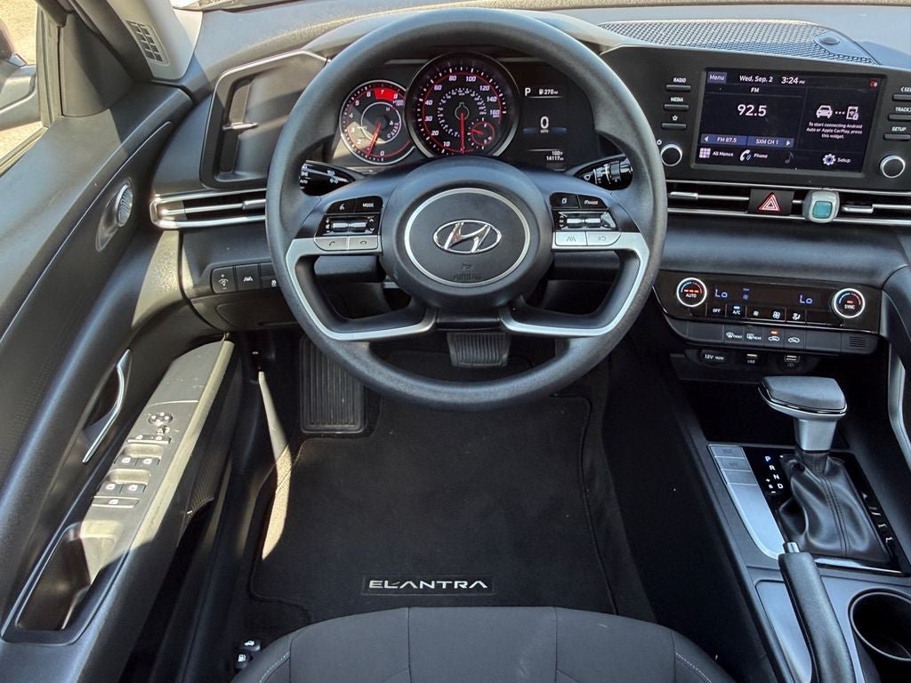 Used 2022 Hyundai Elantra SEL FWD image 17