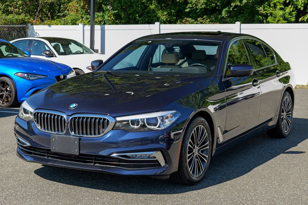 Used 2018 BMW 540i xDrive image 3