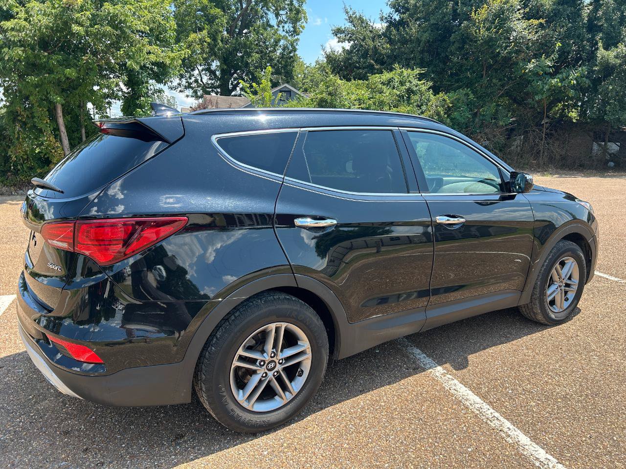 Used 2017 Hyundai Santa Fe Sport FWD image 4