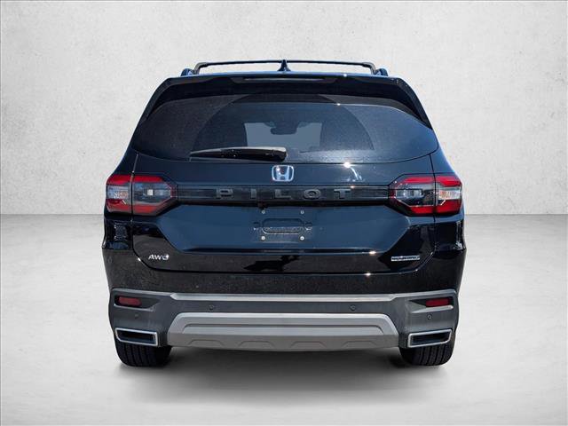 Used 2025 Honda Pilot Touring image 6