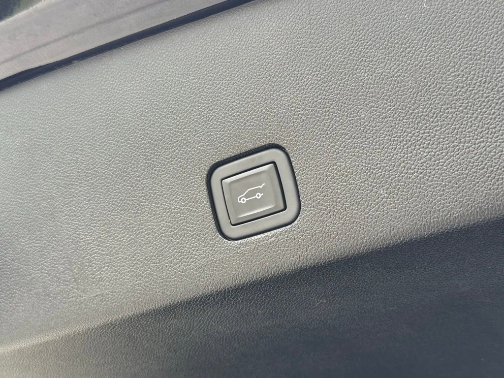 Used 2024 Cadillac XT6 Premium Luxury w/ LPO, Floor Liner Package image 20